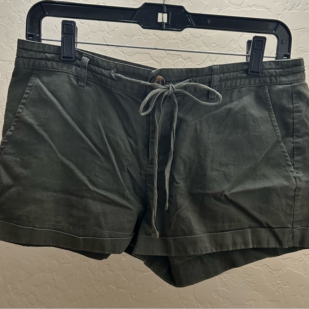 Forever 21 Olive Green Women's Cargo Shorts